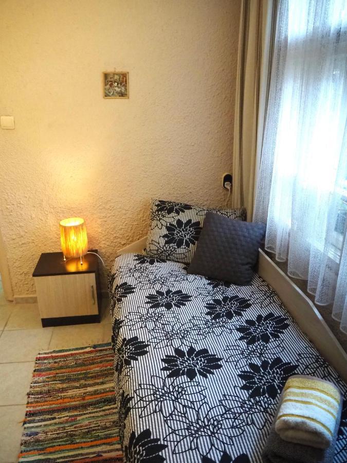 Authentic Guest Stay In The Heart Of Veliko Tarnovo Студио С Изглед Към Царевец Exterior photo