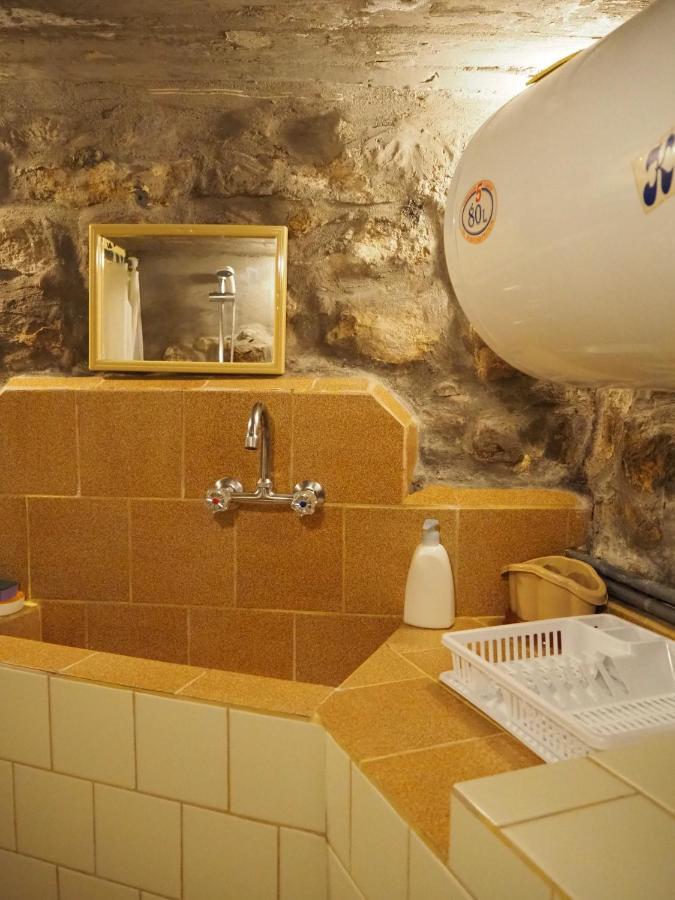 Authentic Guest Stay In The Heart Of Veliko Tarnovo Студио С Изглед Към Царевец Exterior photo
